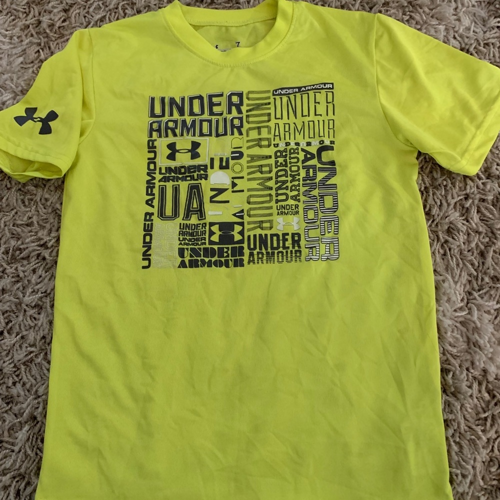 Boys UA dri-fit  shirt 👕